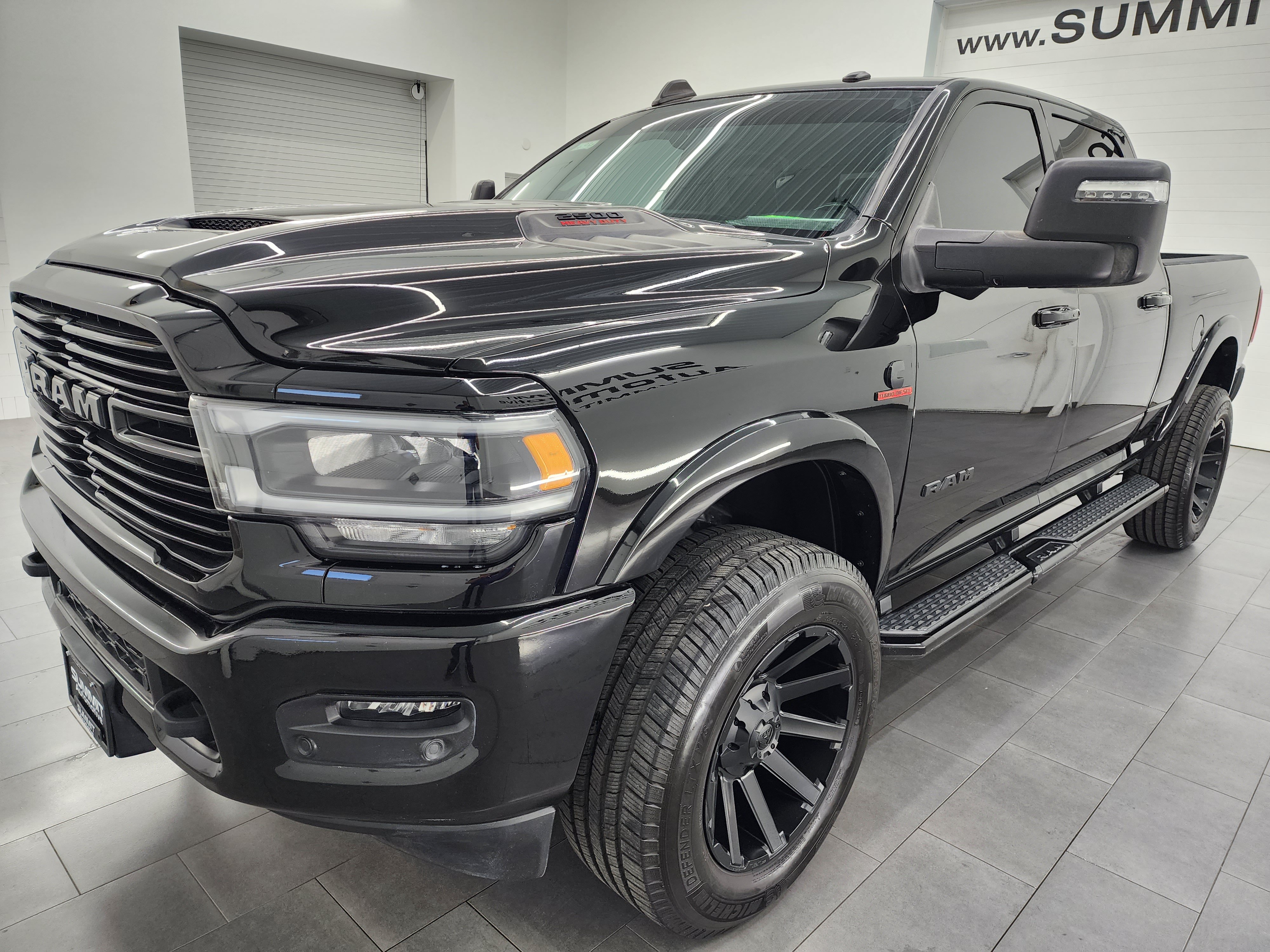 Used 2023 RAM 2500 Laramie AWD/4WD image 7