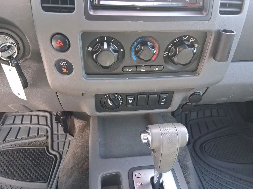 Used 2005 Nissan Frontier LE w/ (X01) Leather Pkg image 17