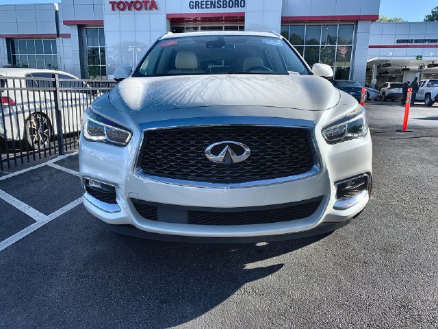 Used 2019 INFINITI QX60 Luxe w/ Essential Package AWD/4WD image 3