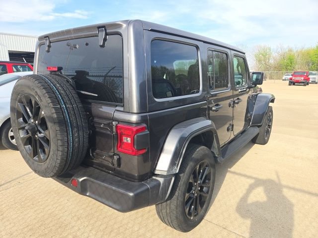Used 2025 Jeep Wrangler Unlimited Sahara AWD/4WD image 8