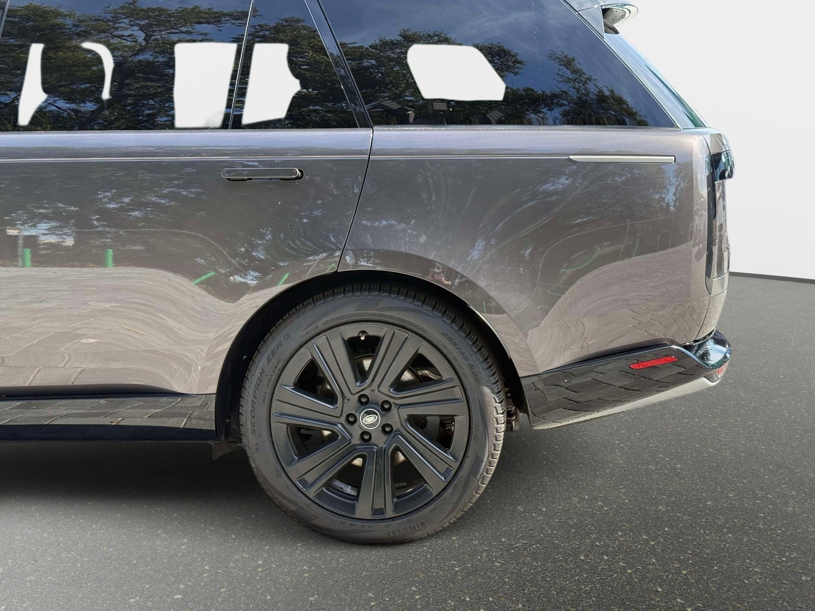 Used 2022 Land Rover Range Rover Long Wheelbase SE image 15