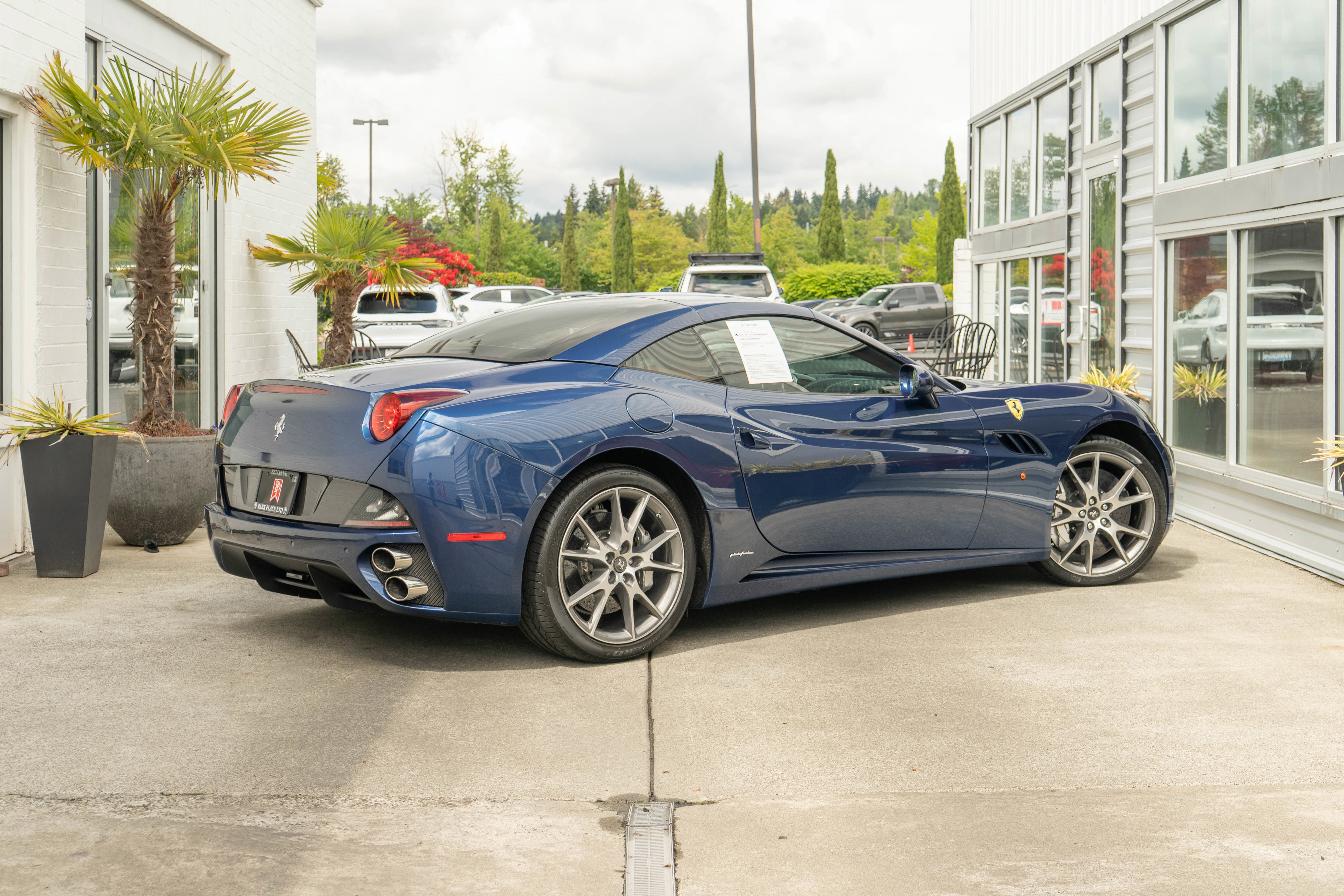 Used 2012 Ferrari California RWD image 8