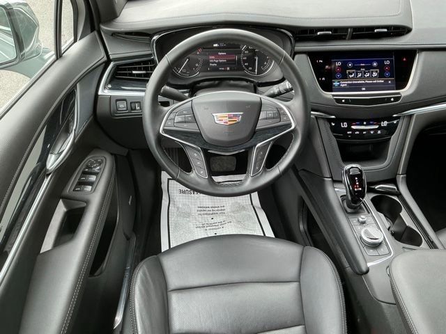 Used 2025 Cadillac XT5 Premium Luxury image 7