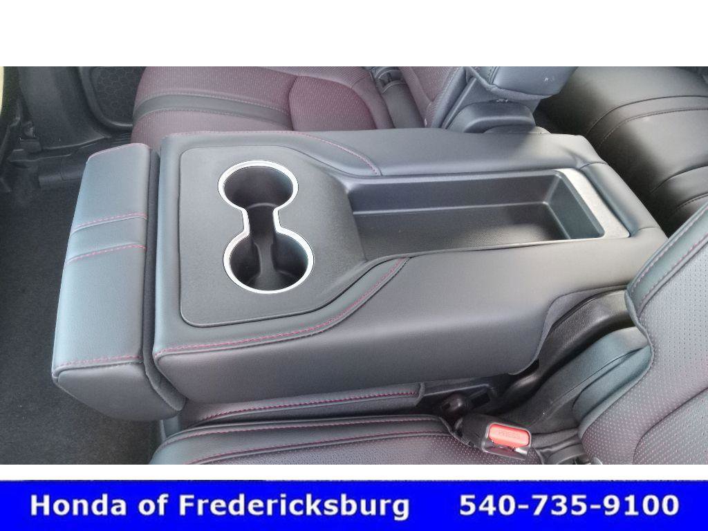 Used 2025 Honda Pilot Black Edition image 31