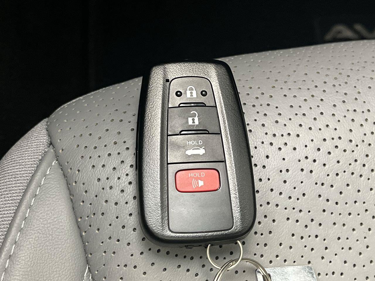 Used 2021 Toyota Avalon Limited w/ Advanced Safety Package FWD image 28