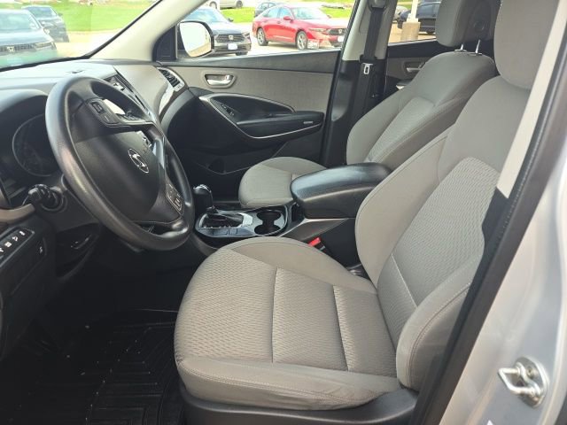 Used 2017 Hyundai Santa Fe SE image 12