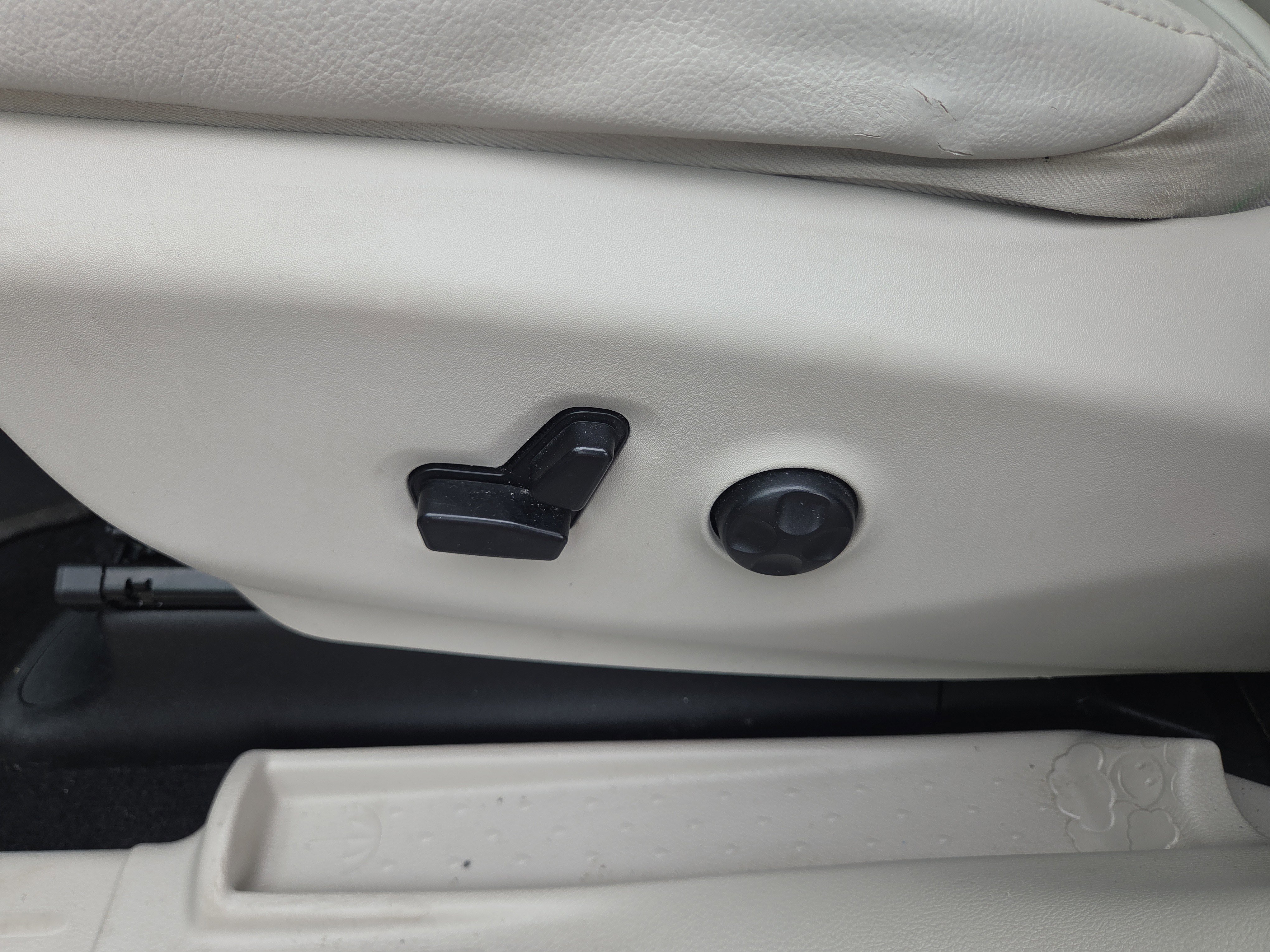 Used 2017 Chrysler Pacifica Touring-L FWD image 29