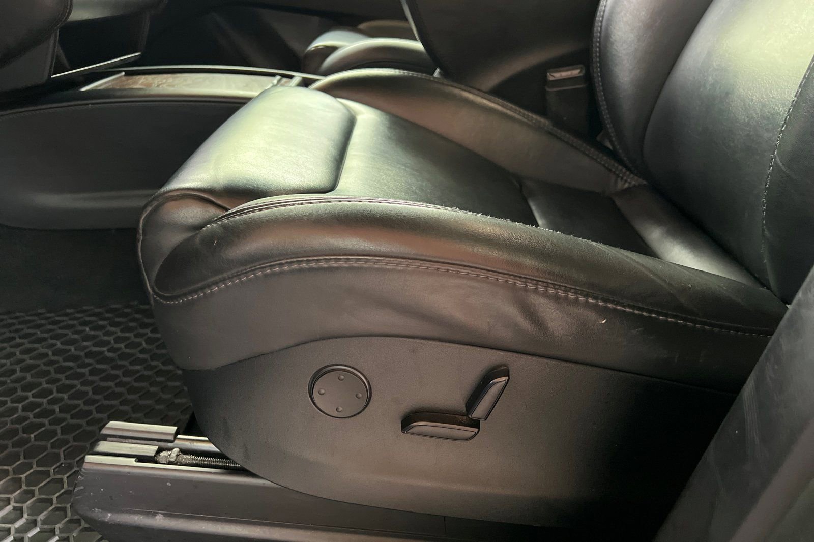 Used 2018 Tesla Model X 100D image 15