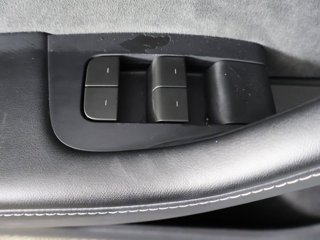 Used 2023 Tesla Model Y AWD image 32