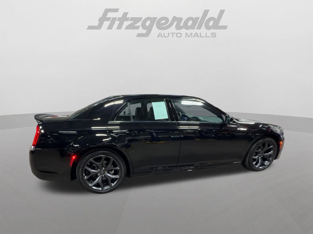 Used 2023 Chrysler 300 S w/ Comfort Group RWD image 9