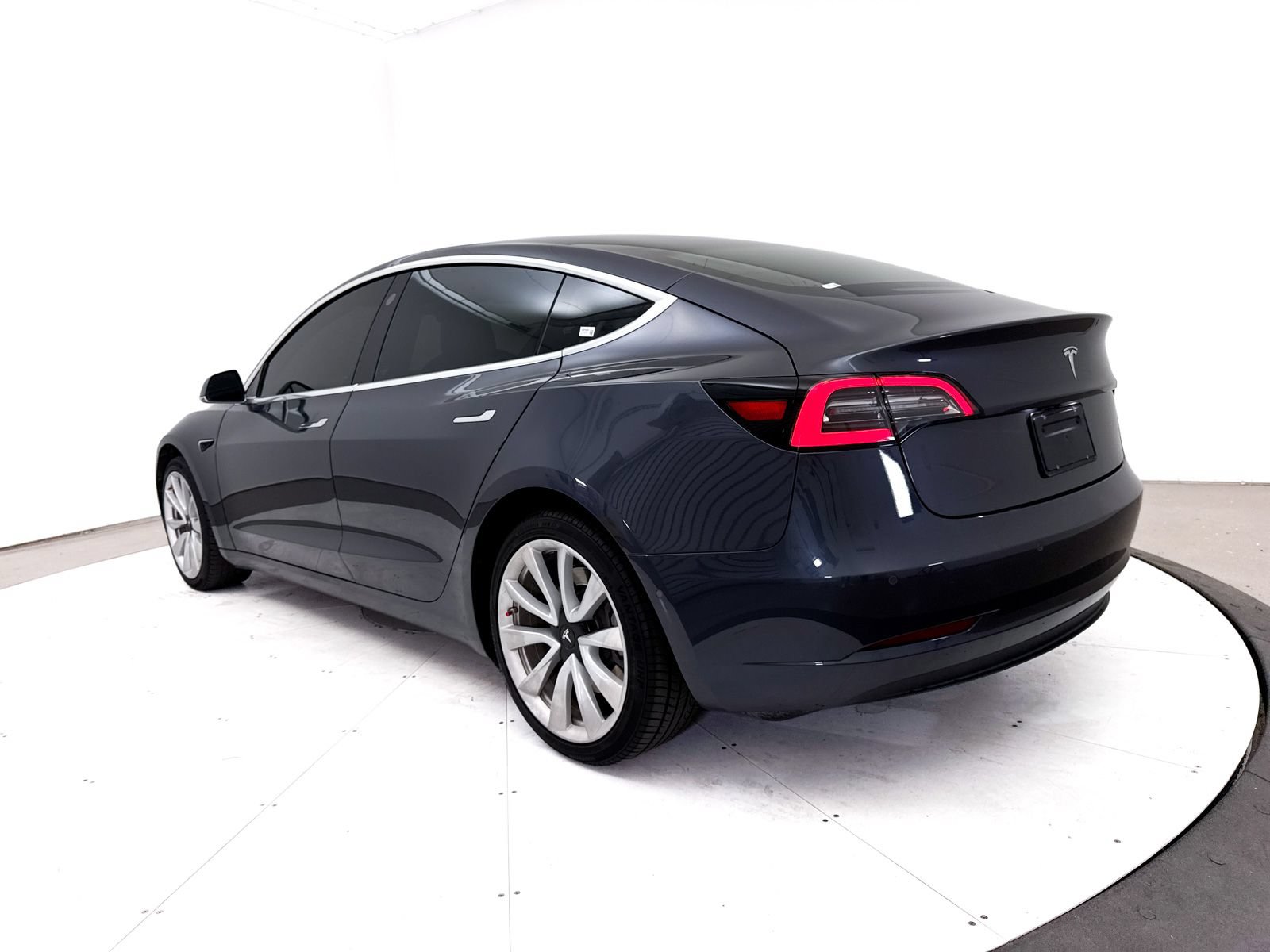 Used 2019 Tesla Model 3 Standard Range Plus RWD image 16