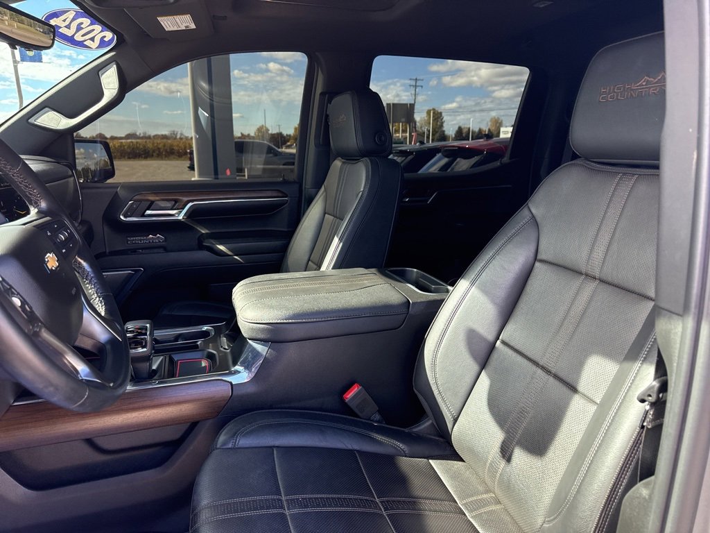 Used 2024 Chevrolet Silverado 1500 High Country w/ Technology Package image 19
