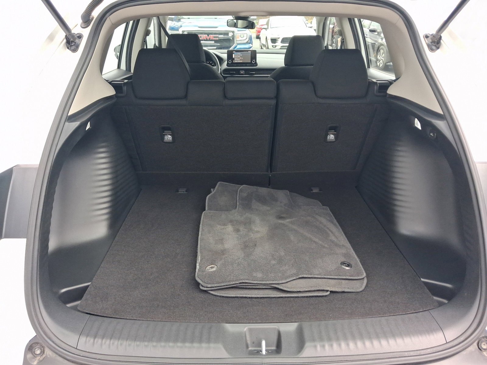 Used 2023 Honda HR-V LX image 24