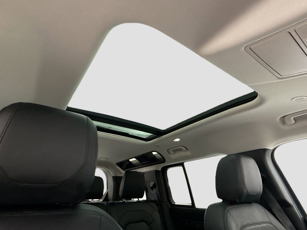 Used 2022 Land Rover Defender 110 SE image 17