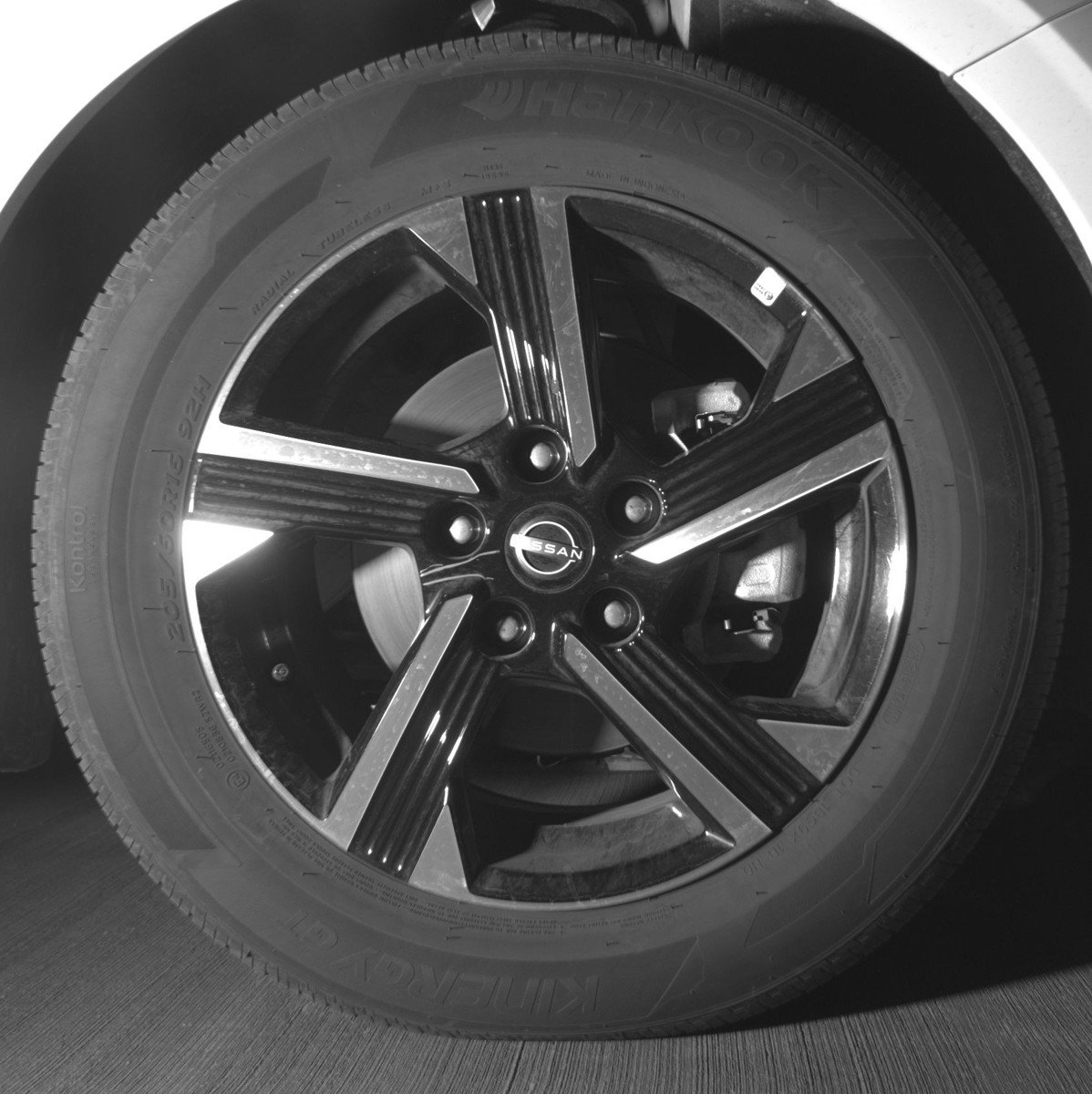 Used 2025 Nissan Sentra SV FWD image 13