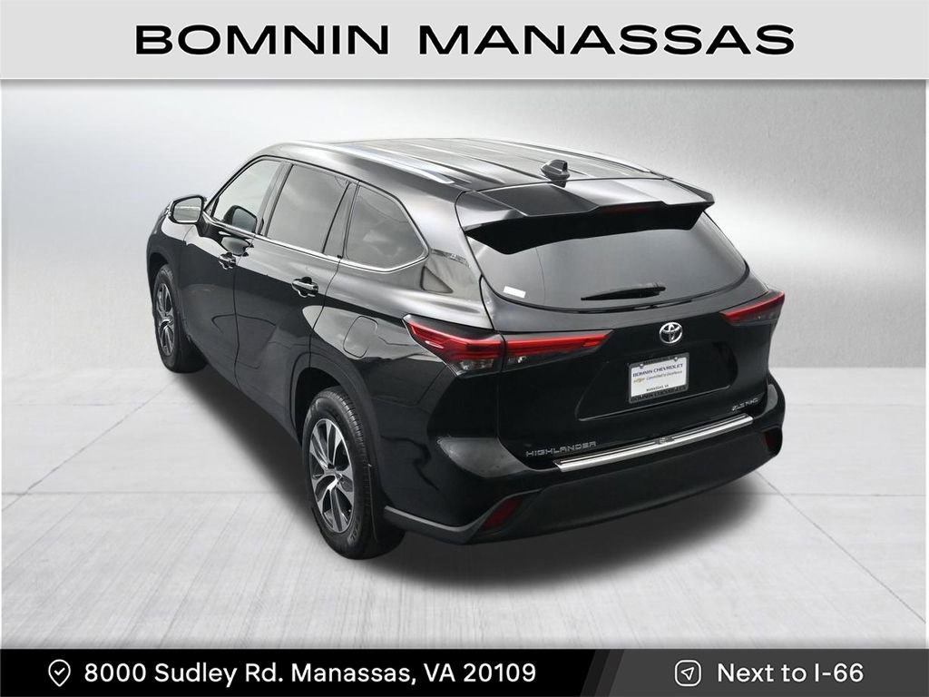 Used 2021 Toyota Highlander XLE image 25