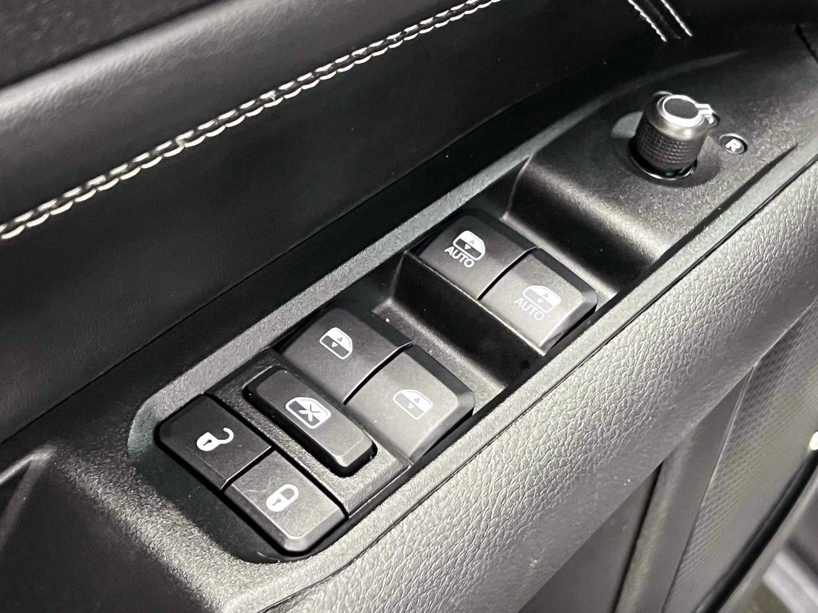 Used 2022 Jeep Compass Latitude AWD/4WD image 18