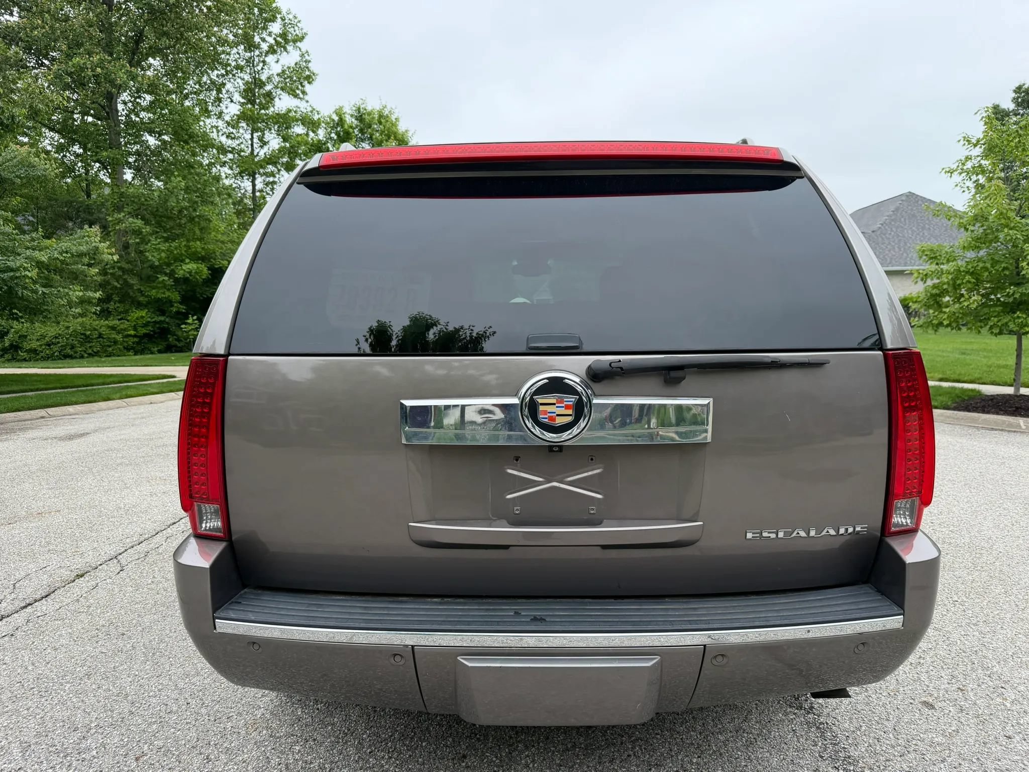 Used 2014 Cadillac Escalade Luxury AWD/4WD image 4