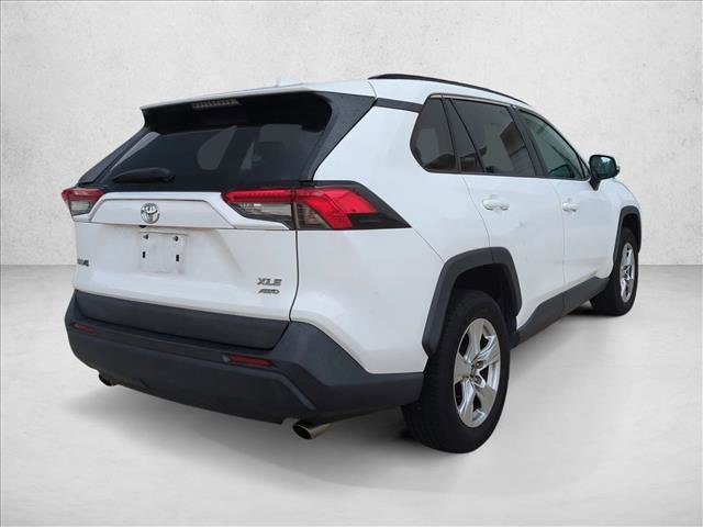 Used 2020 Toyota RAV4 XLE image 3