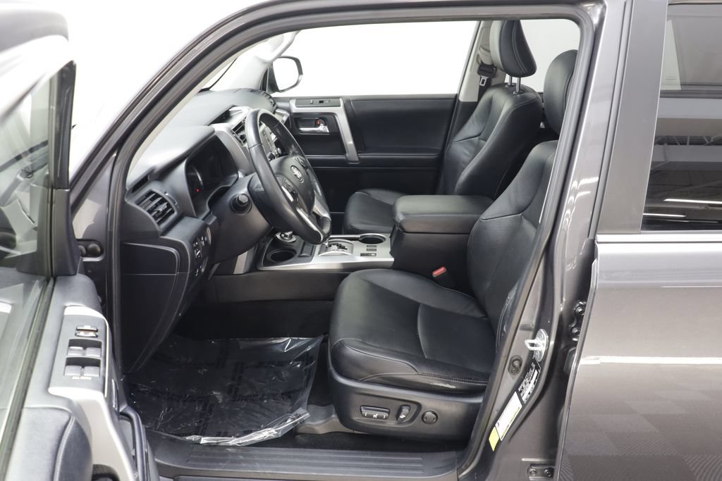 Used 2023 Toyota 4Runner Limited AWD/4WD image 6