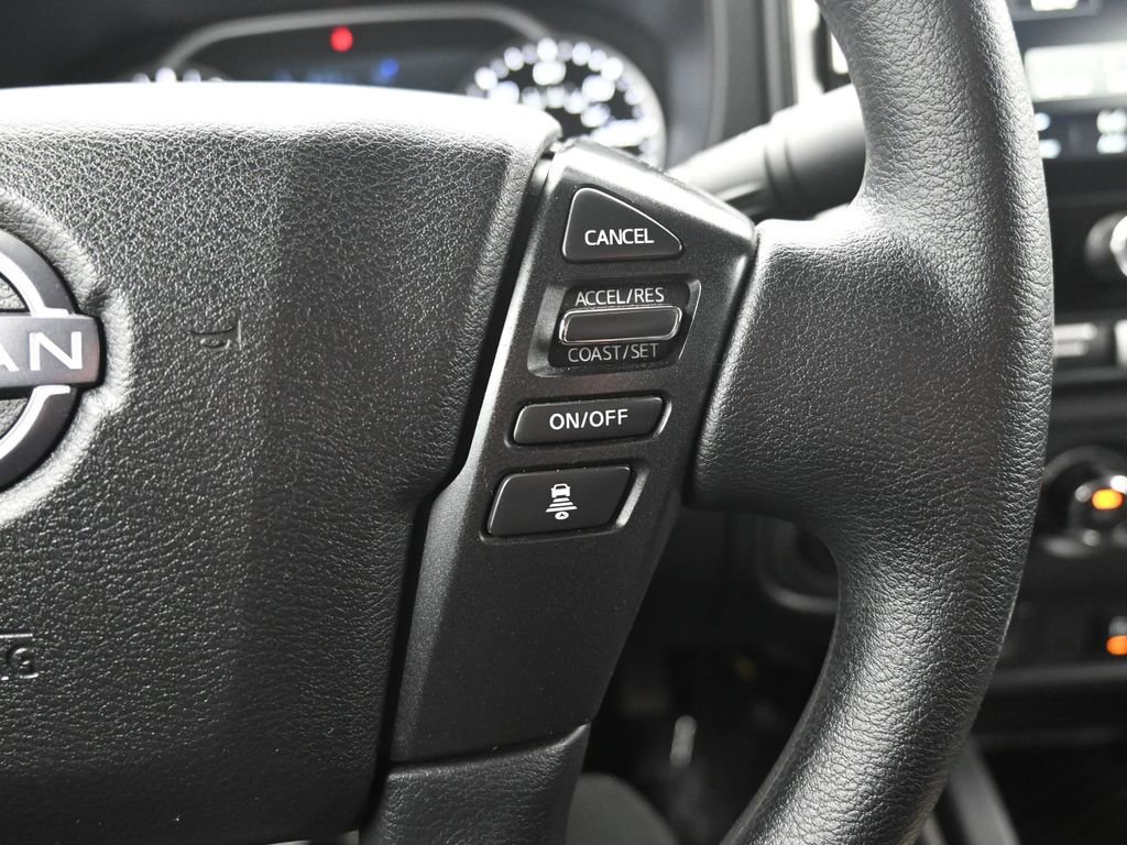 Used 2025 Nissan Frontier SV image 14