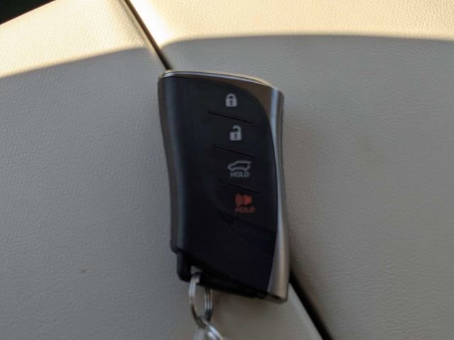 Used 2020 Lexus GX 460 Premium w/ Premium Package image 30