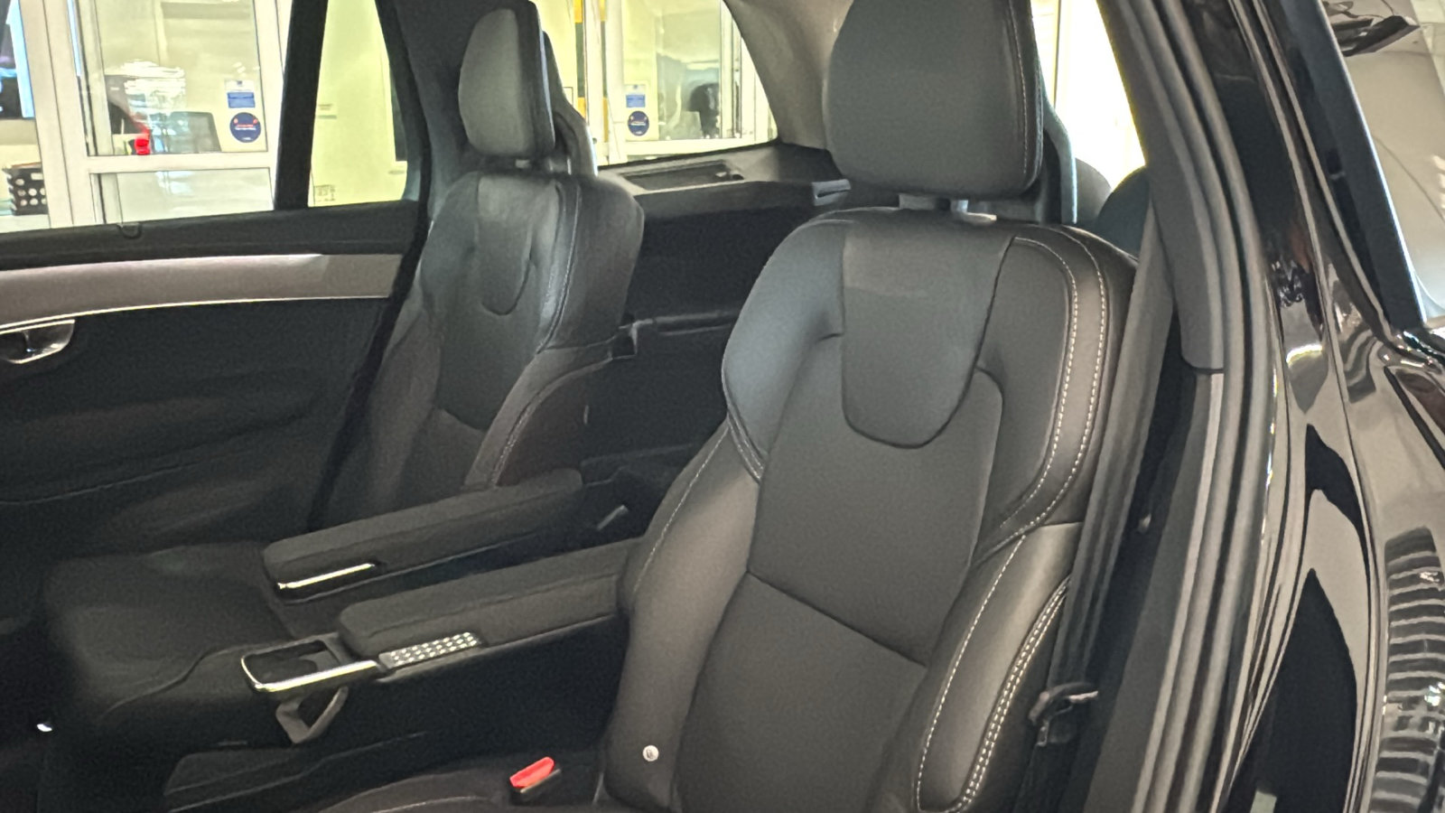 Used 2025 Volvo XC90 B6 Ultra w/ Protection Package Premier AWD/4WD image 26