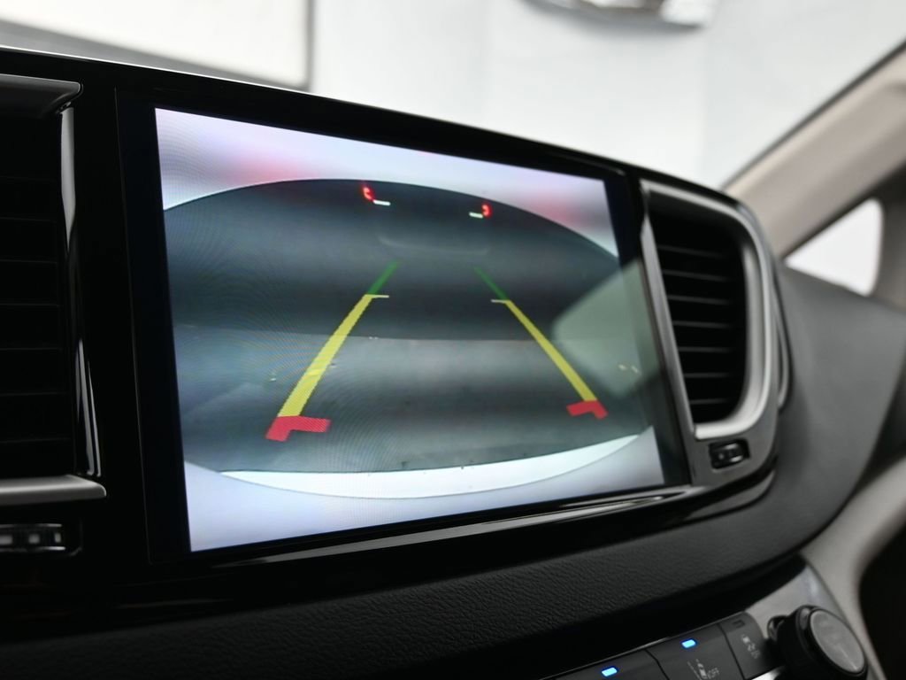 Used 2024 Chrysler Pacifica Touring-L image 42