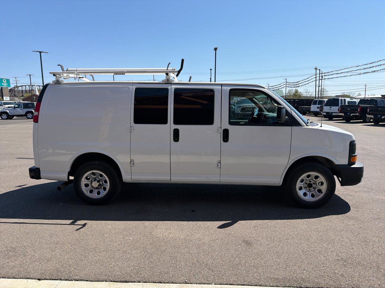 Used 2013 Chevrolet Express 1500 RWD image 20