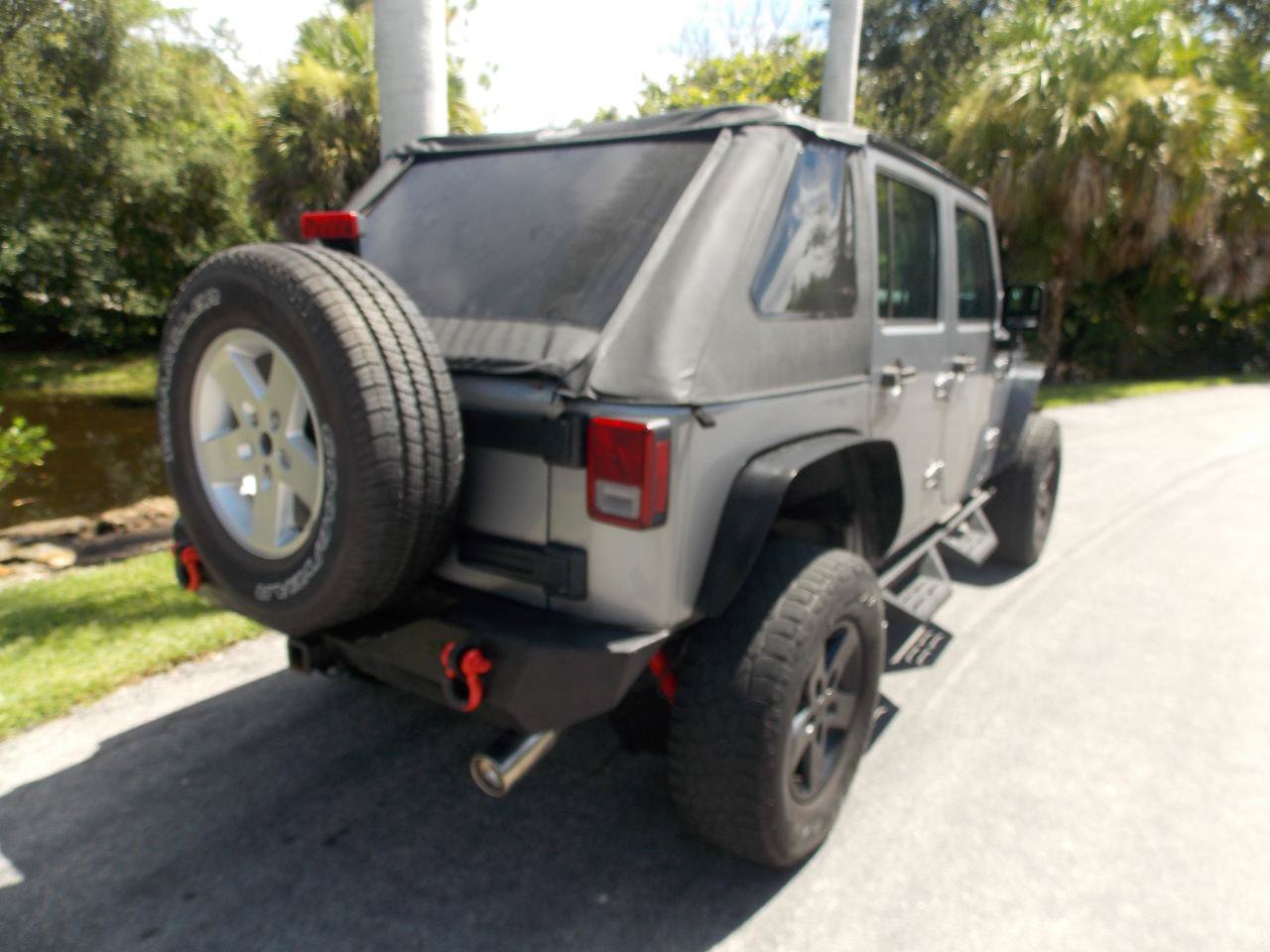 Used 2016 Jeep Wrangler Unlimited Sport w/ Connectivity Group AWD/4WD image 13