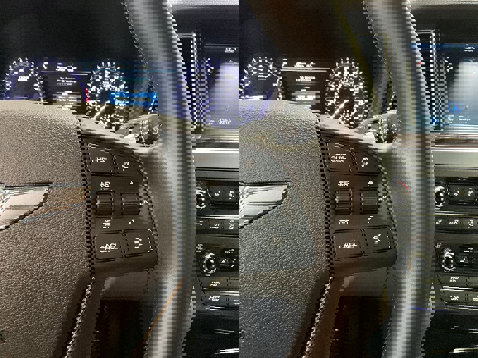 Used 2018 Genesis G80 3.8 w/ Option Group 02 image 16