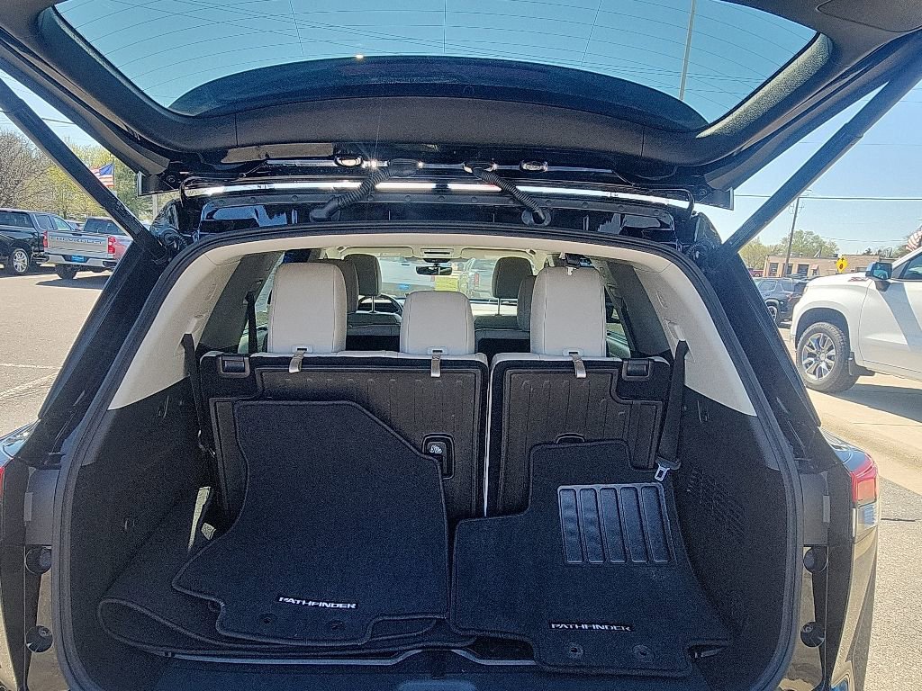 Used 2025 Nissan Pathfinder SL w/ Cargo Package AWD/4WD image 12