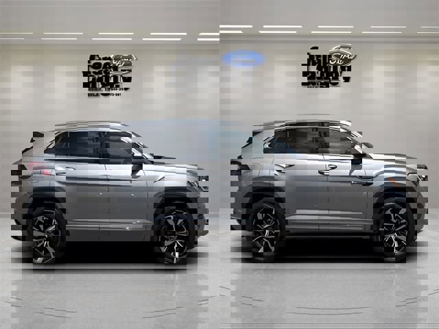 Used 2024 Volkswagen Atlas Cross Sport SEL Premium R-Line image 9