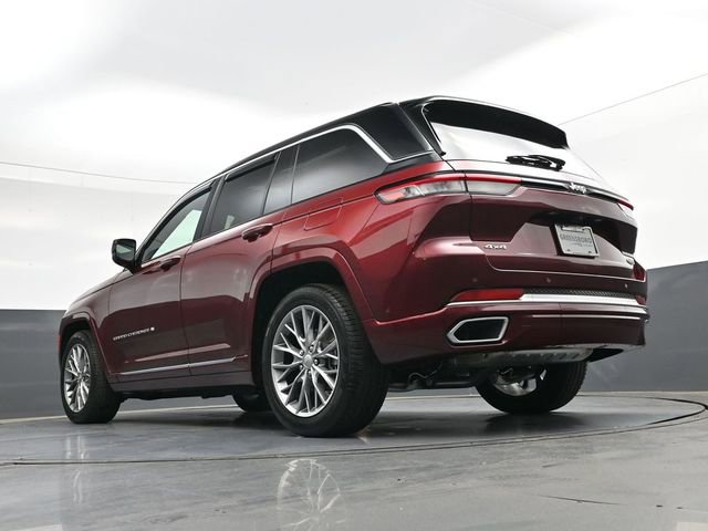 Used 2024 Jeep Grand Cherokee Summit AWD/4WD image 35