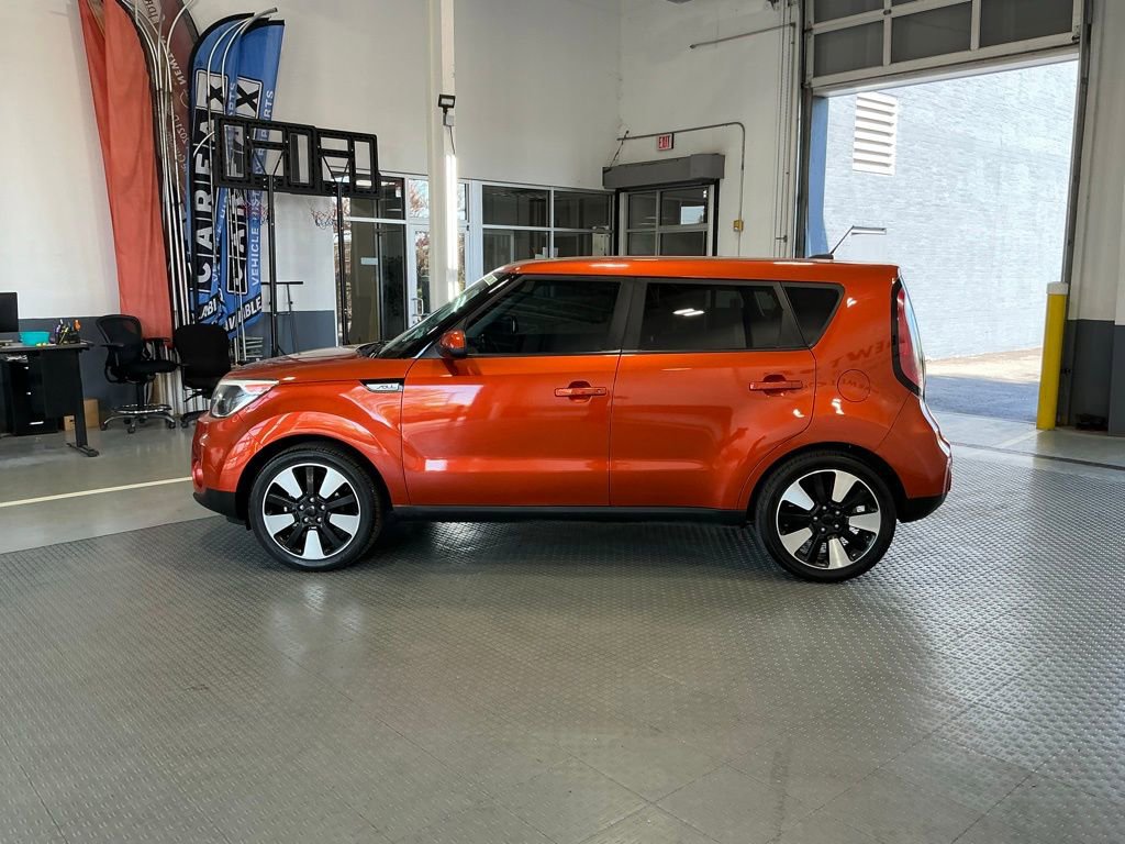 Used 2018 Kia Soul + image 16
