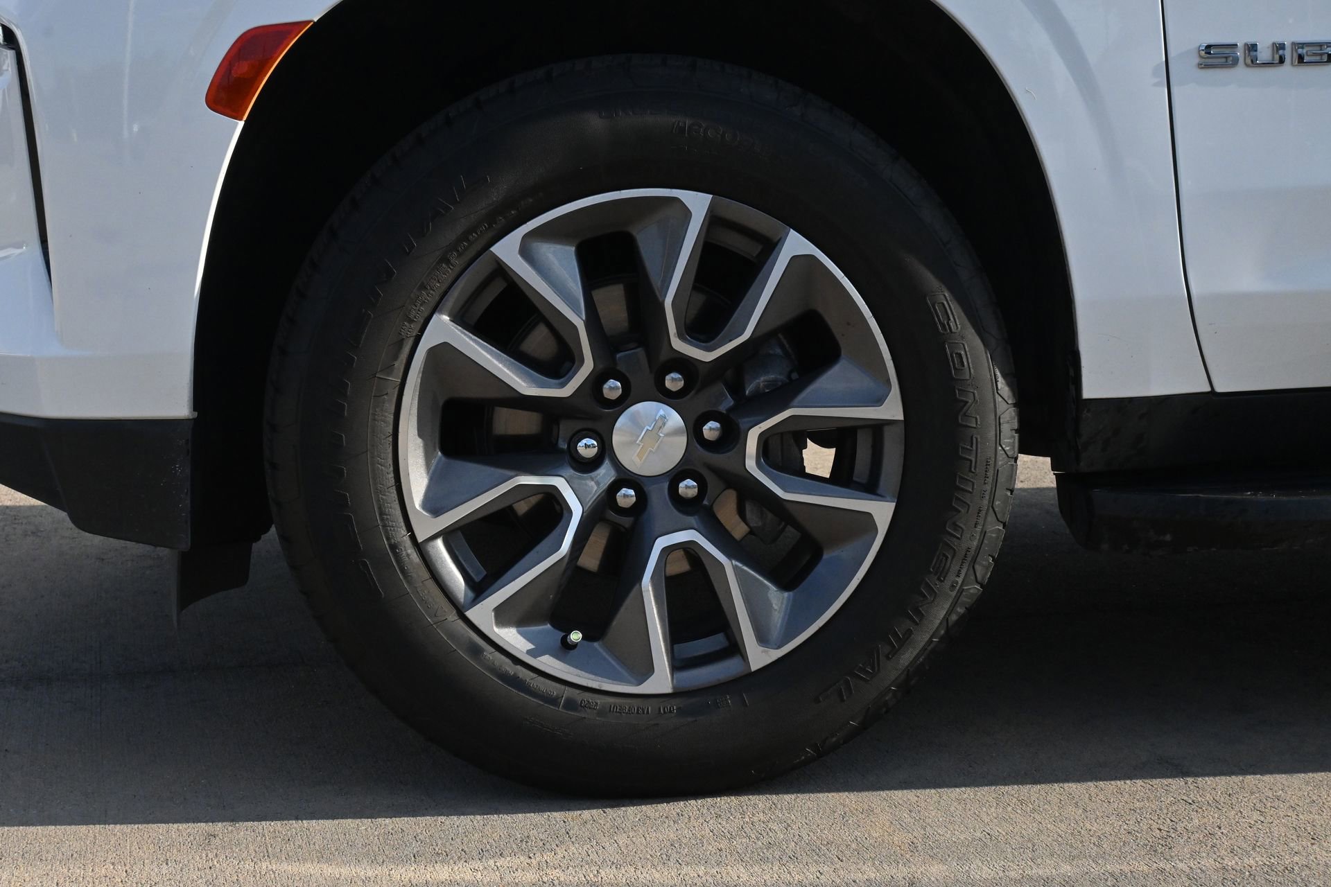 Used 2023 Chevrolet Suburban LS w/ Driver Alert Package RWD image 29
