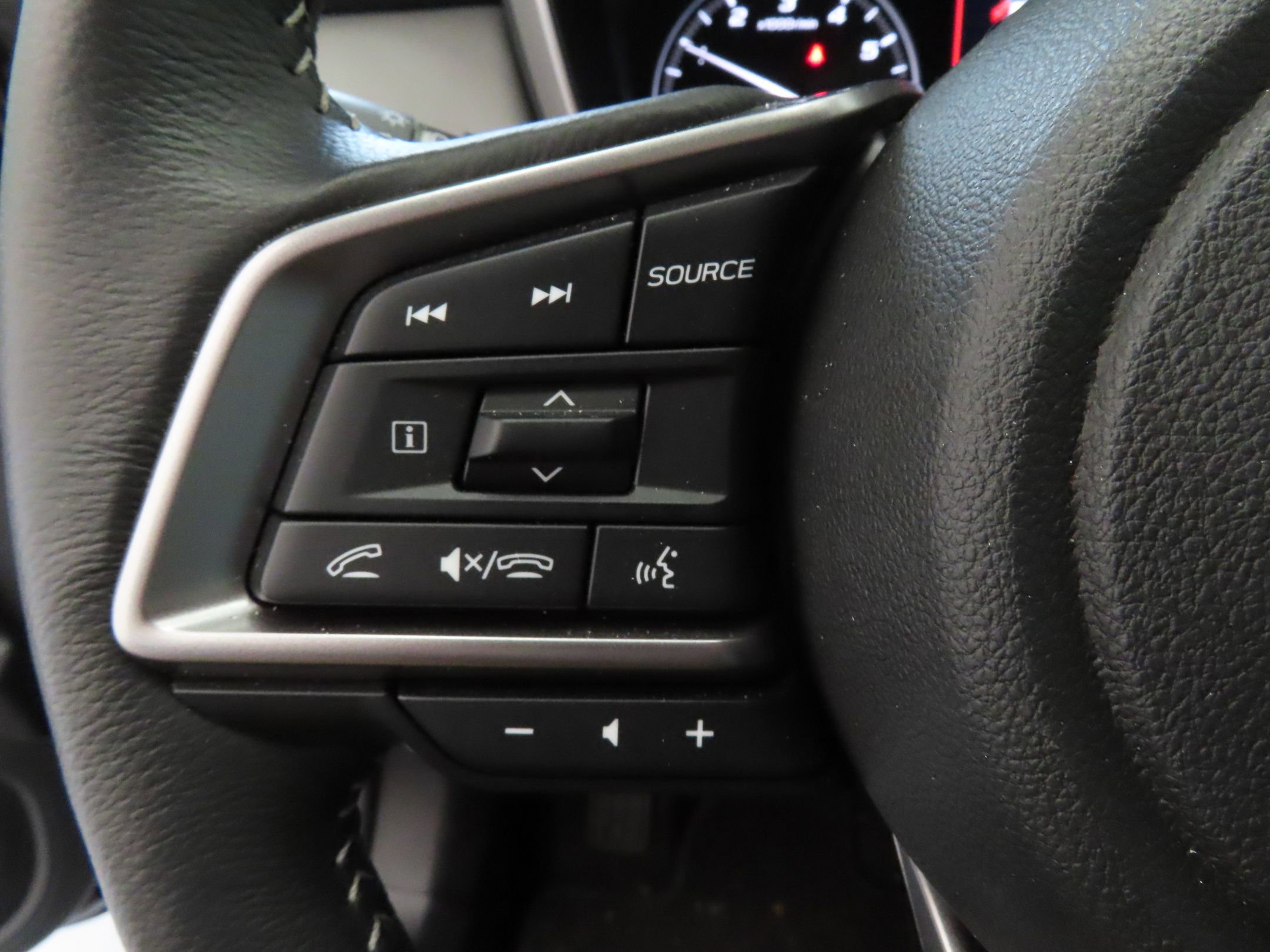 Certified 2025 Subaru Legacy Limited image 15