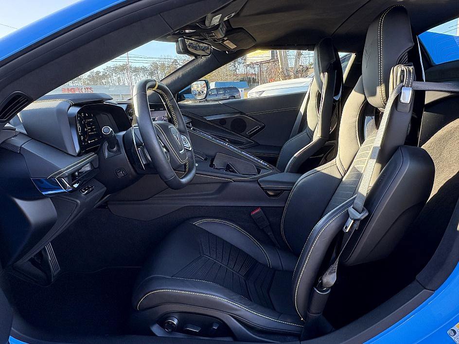 Used 2023 Chevrolet Corvette Stingray Premium Conv w/ Stealth Interior Trim Package image 10