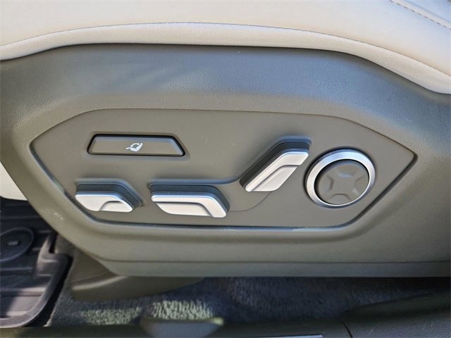 Used 2025 Hyundai Santa Fe Calligraphy image 15