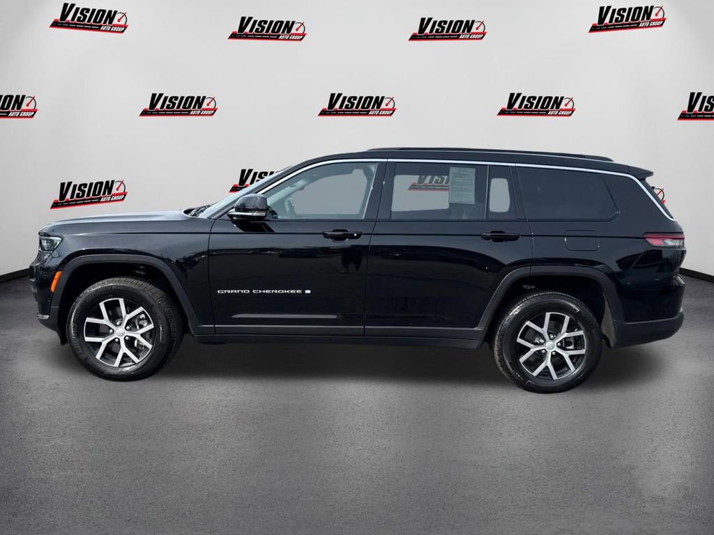 Used 2025 Jeep Grand Cherokee L Limited w/ Luxury Tech Group II image 8