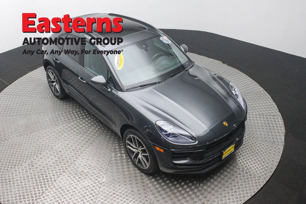 Used 2023 Porsche Macan T image 3