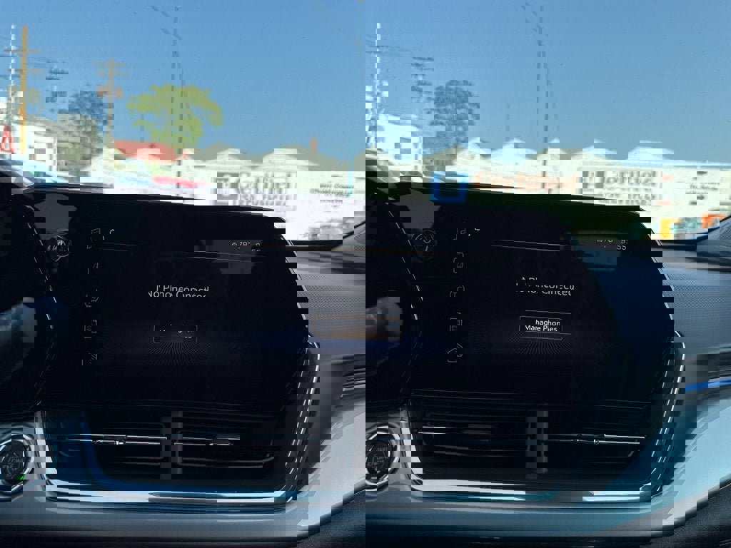 New 2025 Chevrolet Trax LT w/ Driver Confidence Package image 24