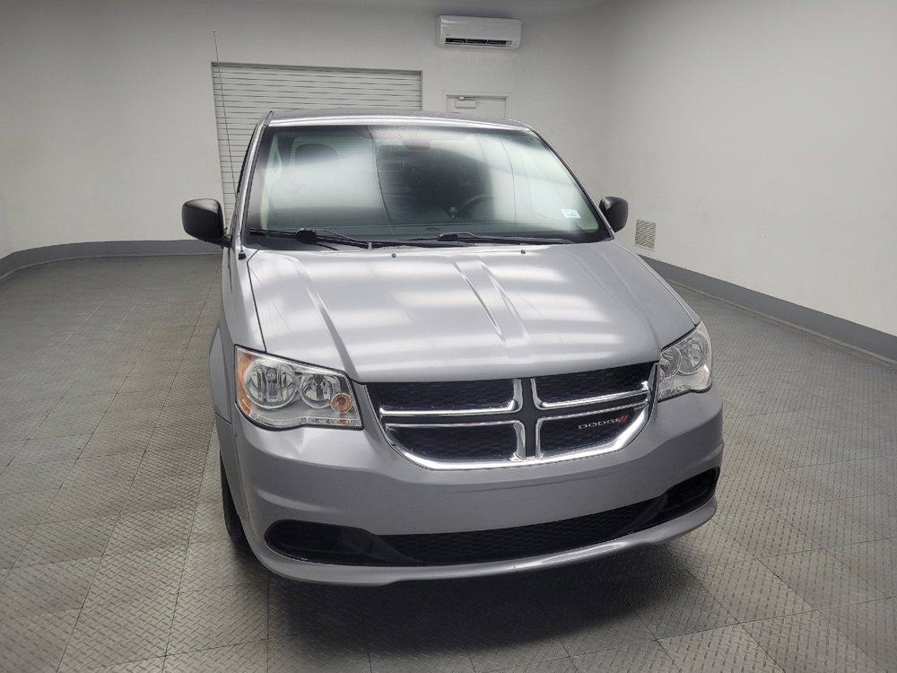 Used 2020 Dodge Grand Caravan SE w/ UConnect Hands-Free Group image 14