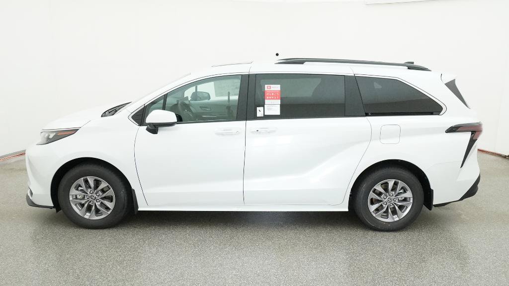 New 2026 Toyota Sienna XLE FWD image 6