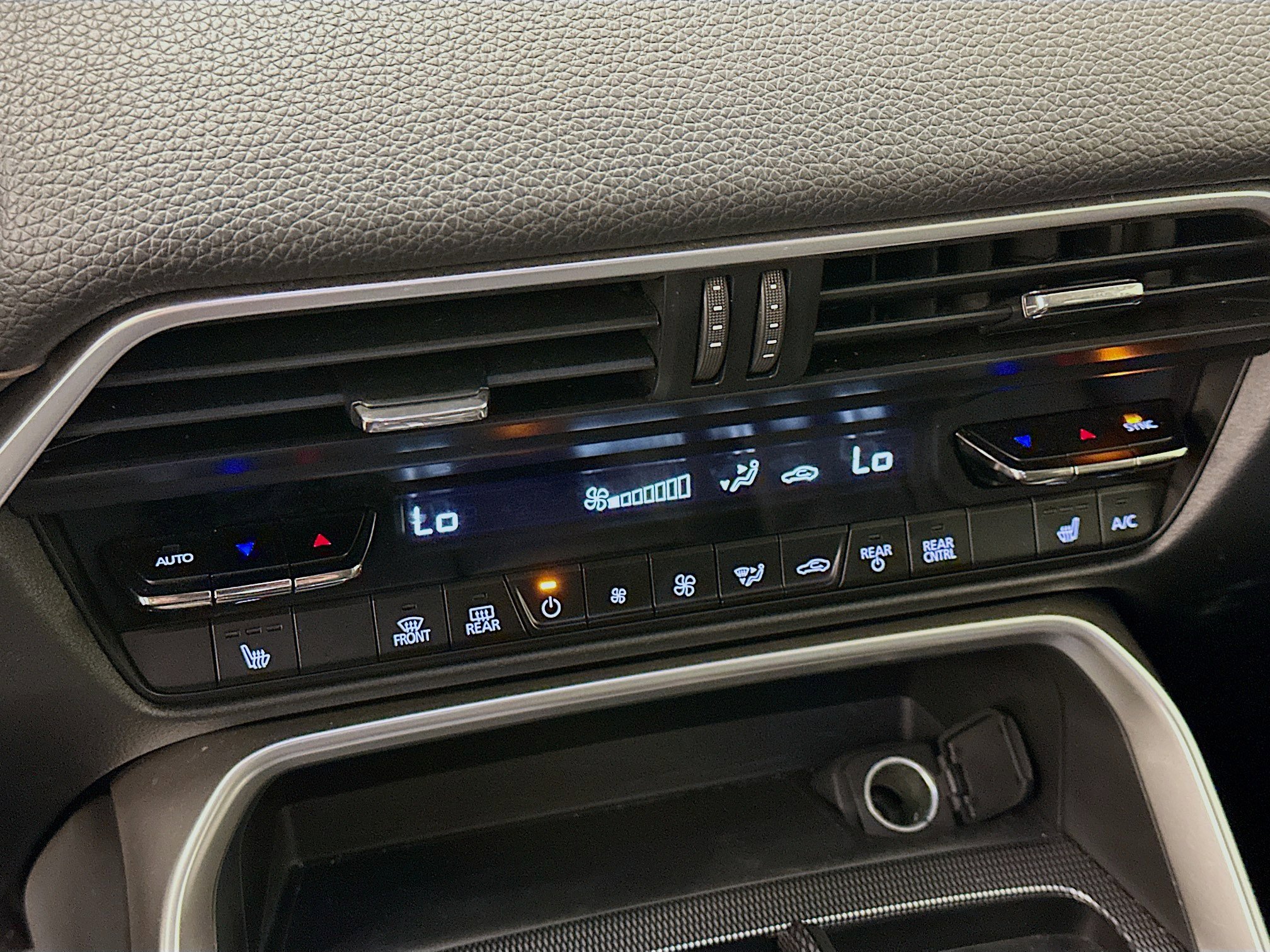 Used 2024 MAZDA CX-90 3.3 Turbo w/ Preferred Package image 24