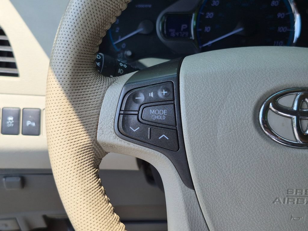 Used 2014 Toyota Sienna XLE FWD image 20