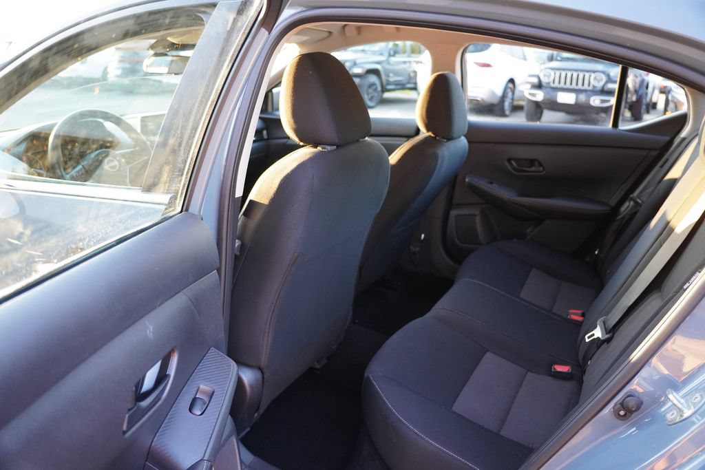 Used 2024 Nissan Sentra SV FWD image 17