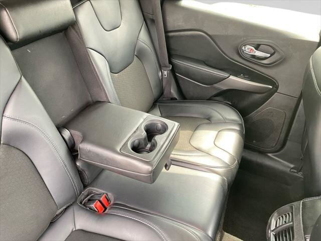 Certified 2020 Jeep Cherokee Latitude Plus w/ Cold Weather Group AWD/4WD image 13