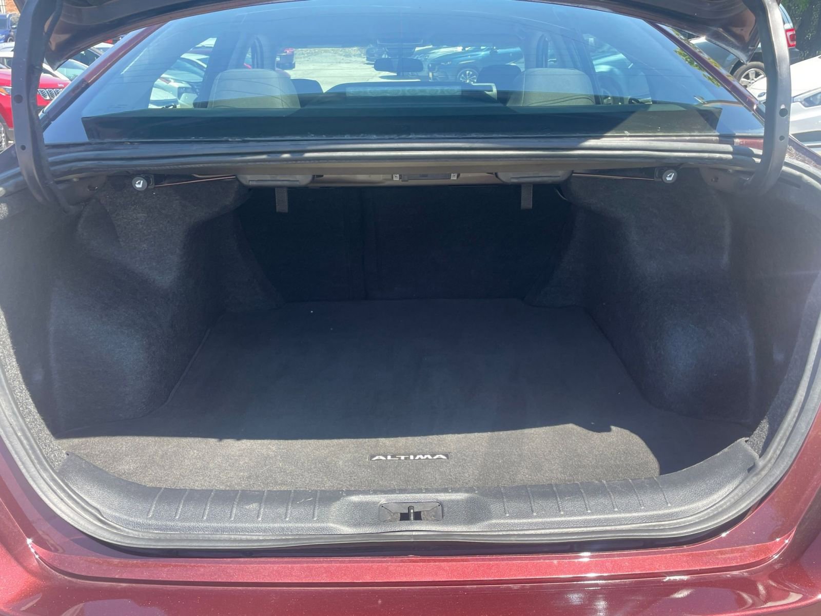 Used 2025 Nissan Altima 2.5 SV FWD image 25