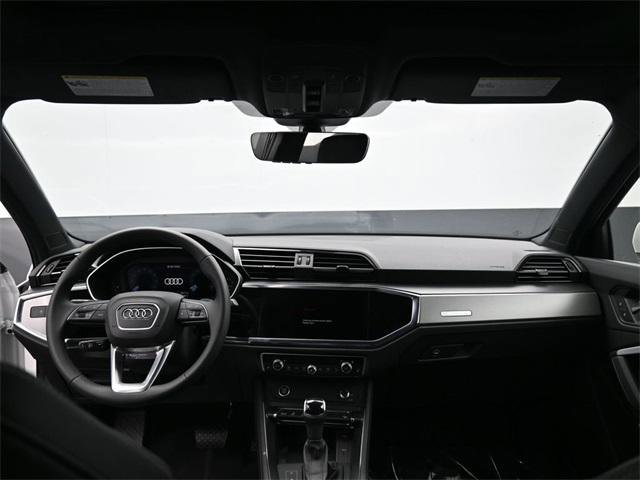 New 2025 Audi Q3 2.0T Premium image 10